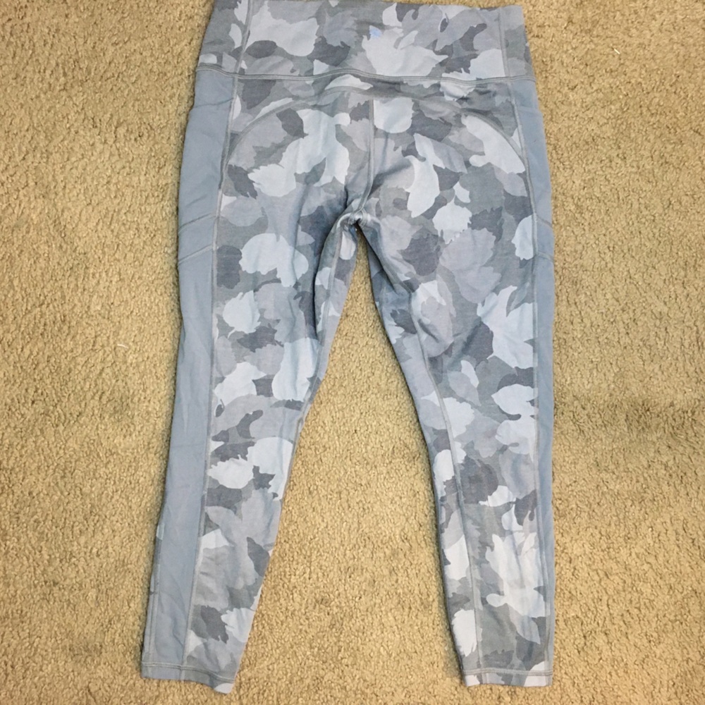 Athleta Gray Camo 7/8 Legging - Picture 5 of 6